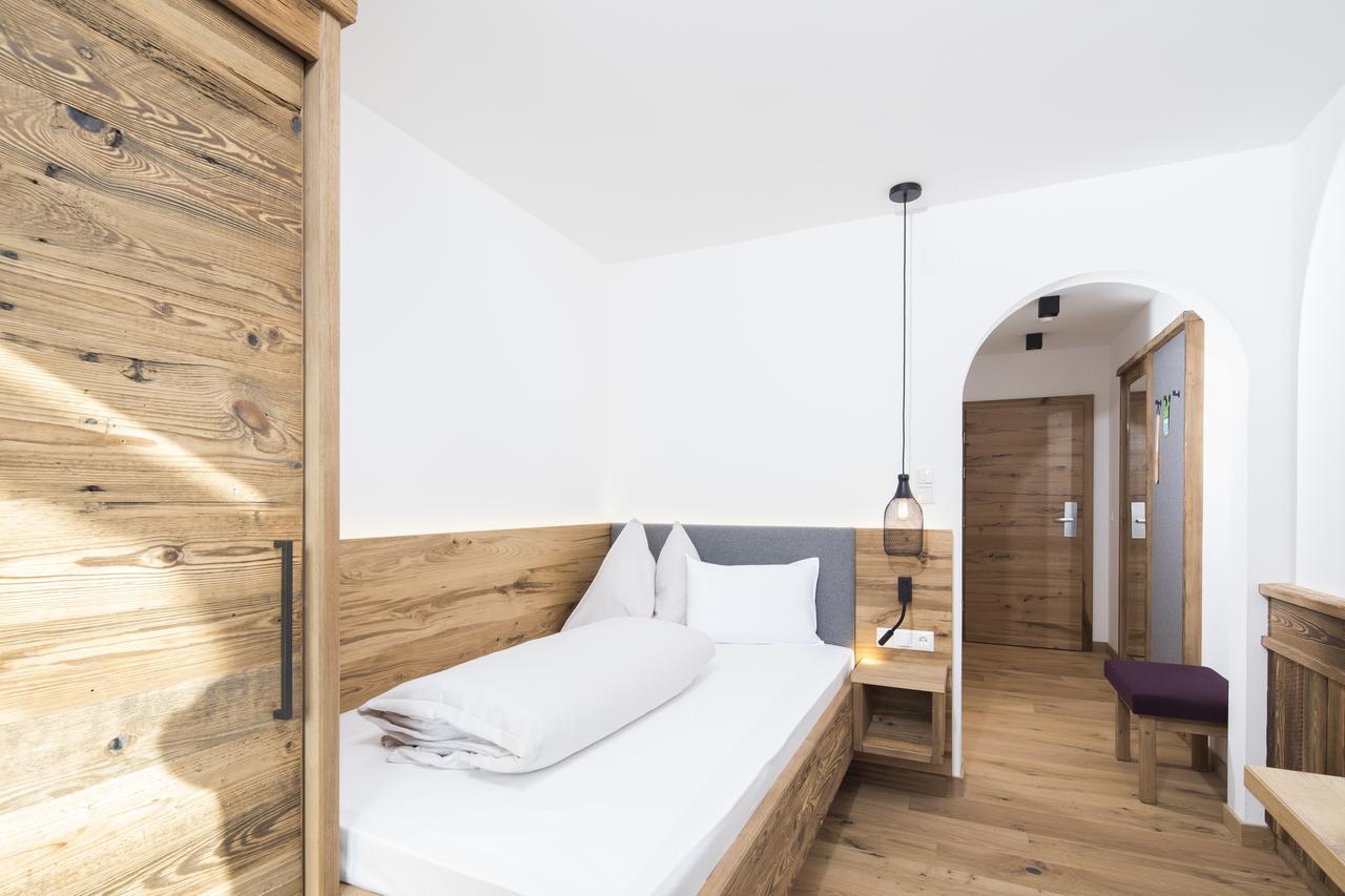 Superior Single Room,655372755:JPEG